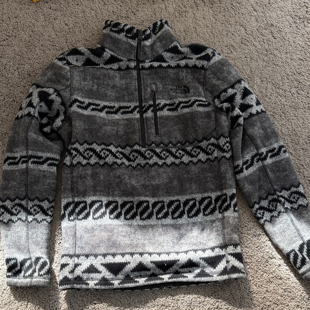 The North Face Men's Gray Patterned Zip-Up Fleece Pullover